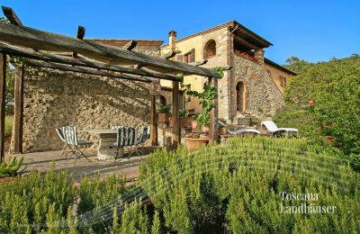 Maison de campagne à vendre Sarteano, Toscane, RIF 3005 Blick auf Gebäude