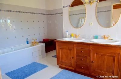 Manoir à vendre Cuq-Toulza, Occitanie, Salle de bain