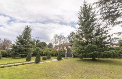 Historische Villa kaufen 28040 Lesa, Piemont, Garten