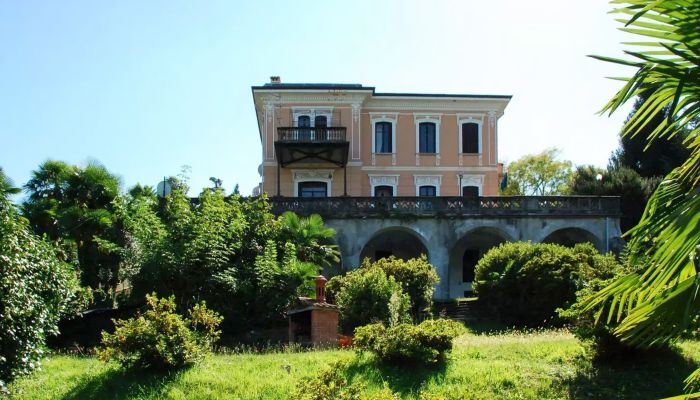 Historische Villa kaufen 28838 Stresa, Piemont,  Italien