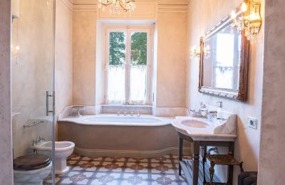 Historische Villa kaufen Cannobio, Piemont, Badezimmer