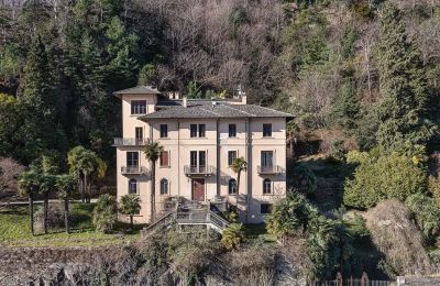 Historische Villa kaufen Cannobio, Piemont, Vorderansicht