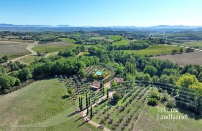 Landhaus kaufen Chianciano Terme, Toskana, RIF 3061 Blick auf Anwesen