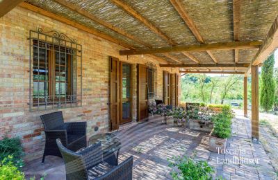 Landhaus kaufen Chianciano Terme, Toskana, RIF 3061 überdachte Terrasse