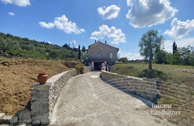 Casa di campagna in vendita Cortona, Toscana, RIF 3085 Zufahrt Garage