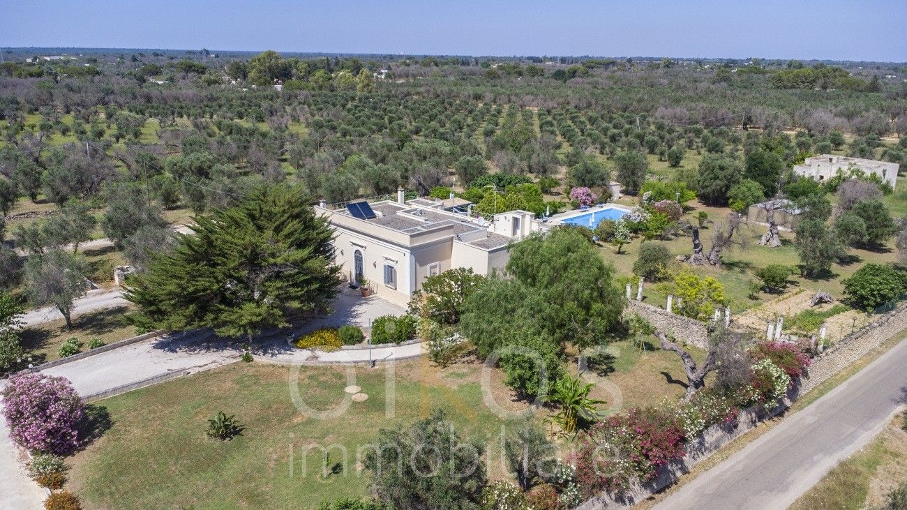 Fotos Stylische Villa mit Gartenparadies und Orangenhain in Oria