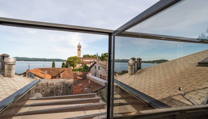 Appartamento in edificio storico Lesa 3