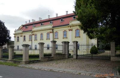 Herrenhaus/Gutshaus kaufen Region Trnava, Vorderansicht