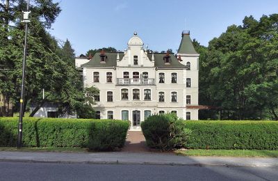 Historische Villa kaufen Duszniki-Zdrój, Wojska Polskiego 10, Niederschlesien, Vorderansicht