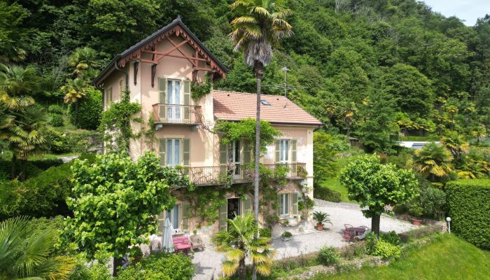 Historische Villa kaufen Meina, Piemont,  Italien