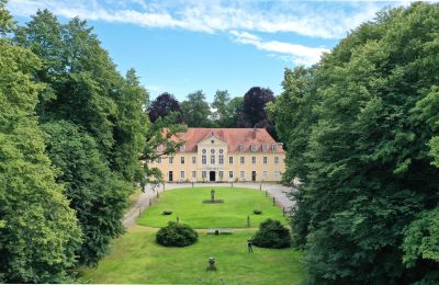 Schloss kaufen Sachsen, Vorderansicht