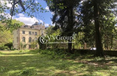 Charakterimmobilien, Renovierungsbedürftiges Château am Fuße der Pyrenäen