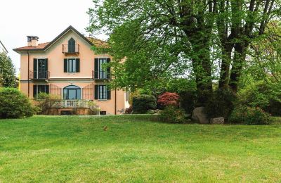 Historische Villa kaufen Lisanza, Lombardei, Außenansicht