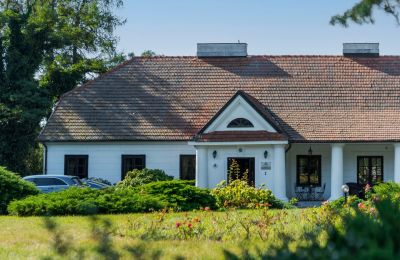 Charakterimmobilien, Herrenhaus im polnischen Stil bei Warschau