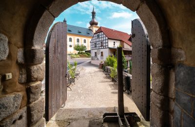 Burg kaufen Karlovarský kraj, Eingang