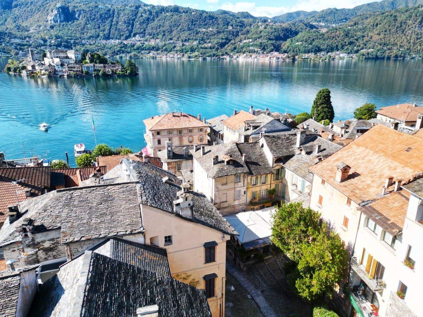 Photos Manoir médiéval sur le lac d'Orta