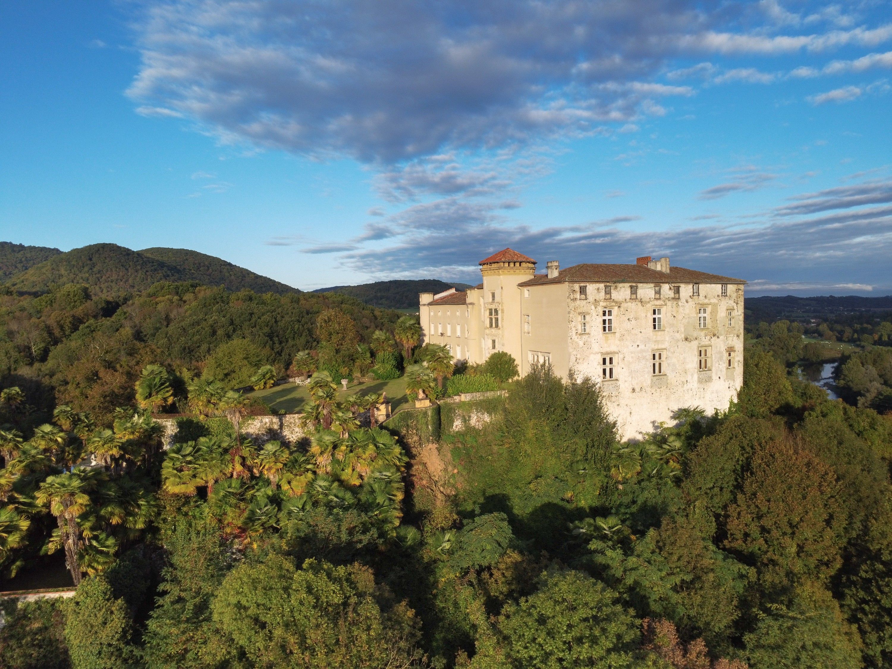 Fotos Imposante Burg in der südfranzösischen Region Haute-Garonne