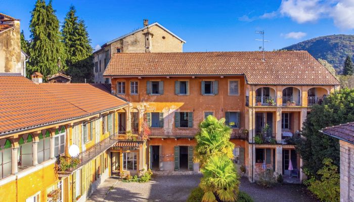 Historische Villa kaufen Miasino, Piemont,  Italien