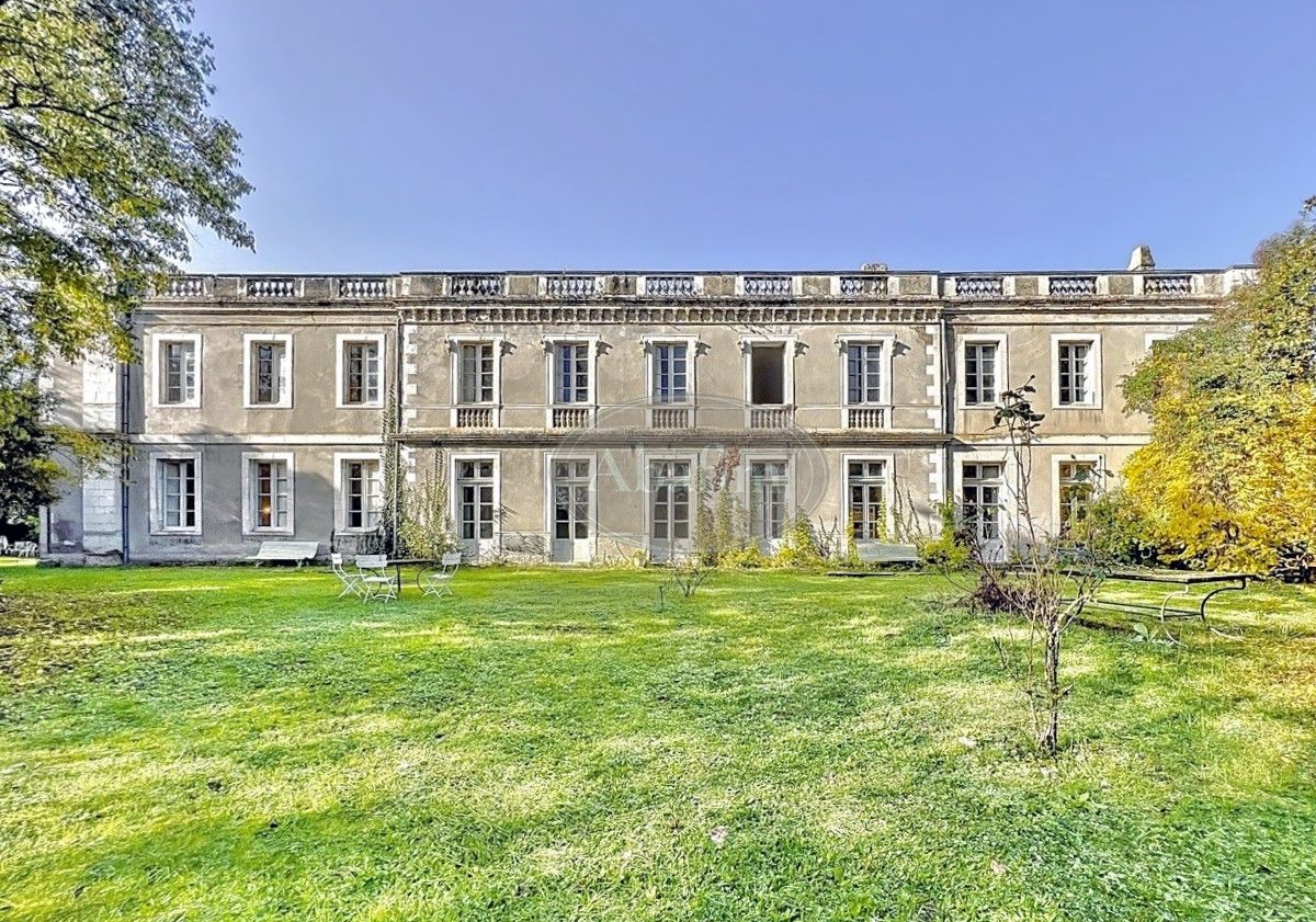 Immagini Castello con parco nel sud della Francia