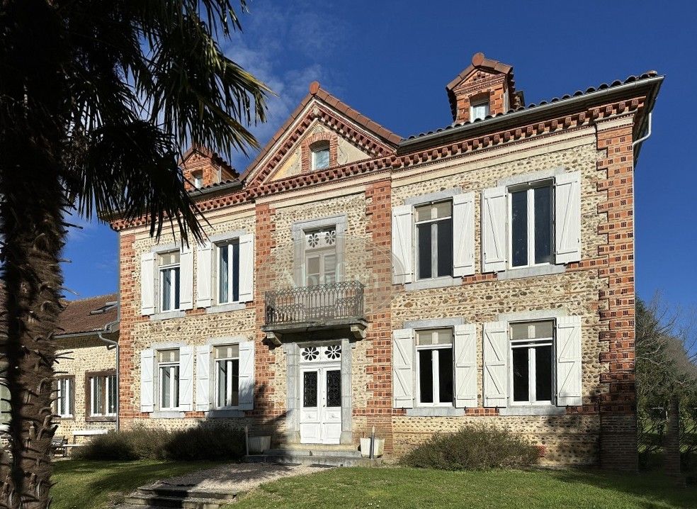 Photos Maison de maître avec dépendances et parc