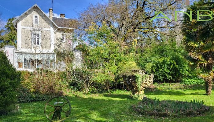 Villa storica in vendita Bussac-sur-Charente, Nuova Aquitania,  Francia