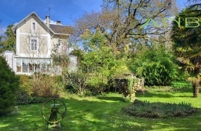 Villa storica in vendita Bussac-sur-Charente, Nuova Aquitania, Foto 1/33