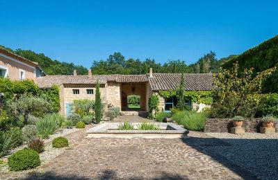 Manoir à vendre Uzès, Occitanie, Cour intérieure