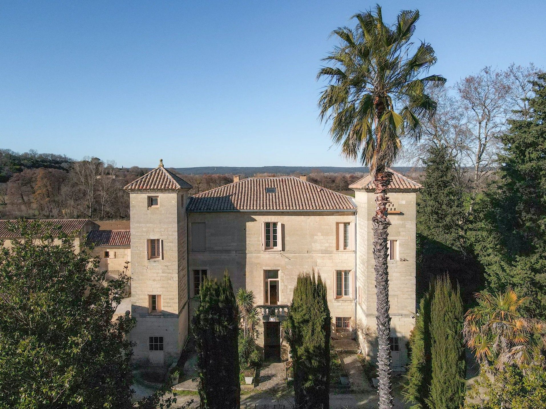 Photos Demeure du 18ème siècle près d'Uzès - parc de 1 ha, dépendances