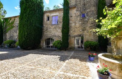 Manoir à vendre Uzès, Occitanie, Cour intérieure