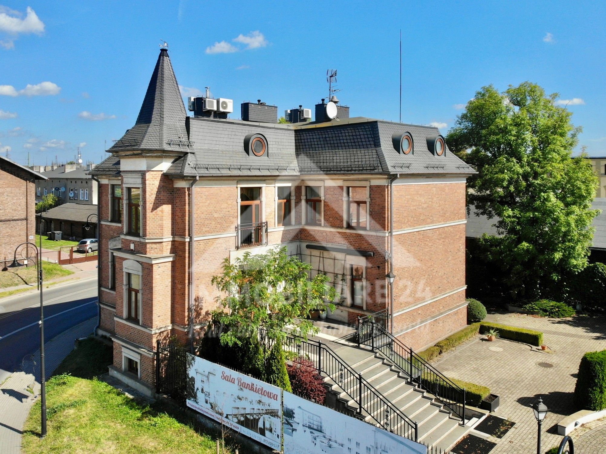 Fotos Radomsko, Polen: Fabrikantenvilla in städtischer Lage