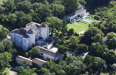 Schloss kaufen Barjac, Okzitanien, Drohnenfoto