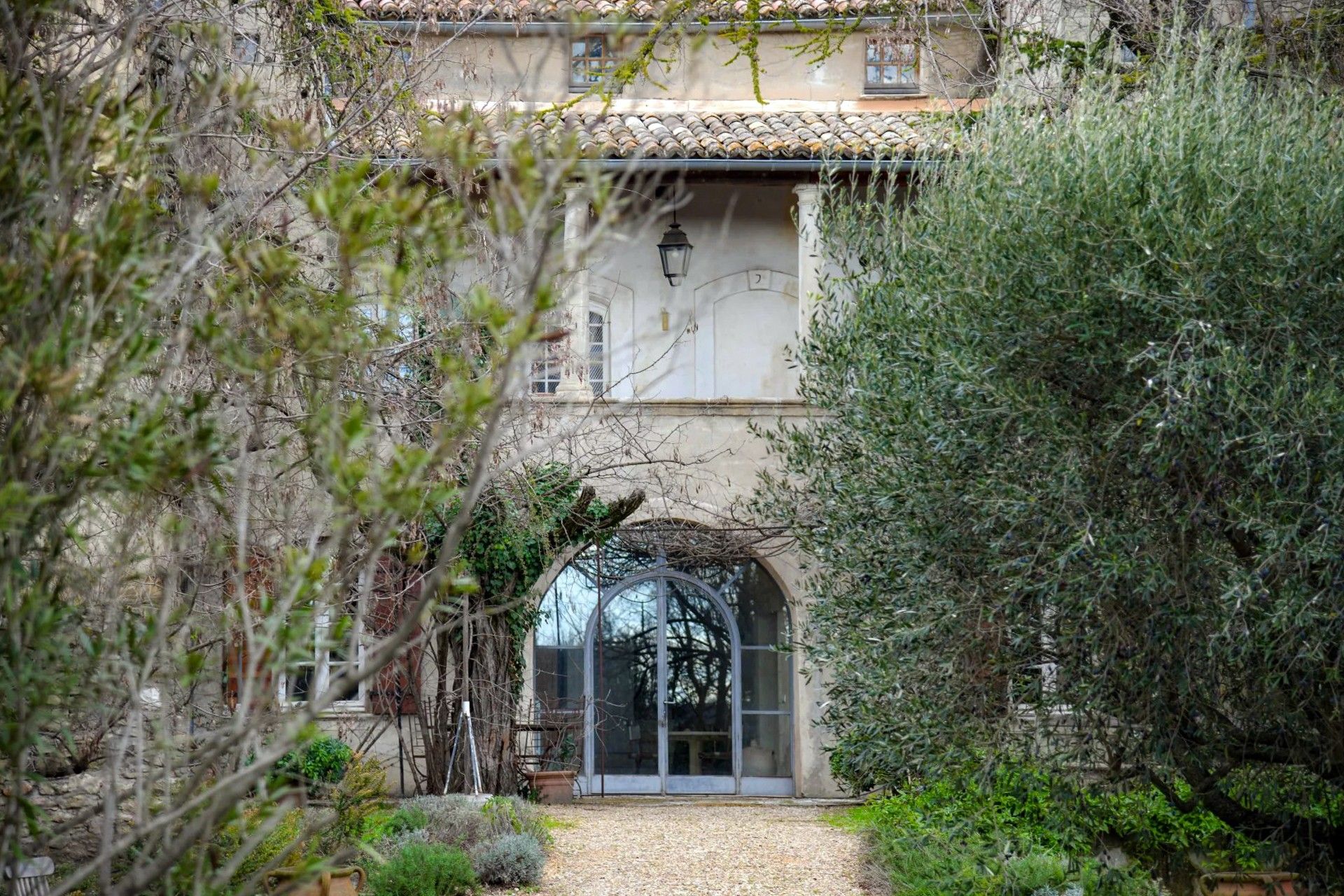 Fotos Anwesen in der Provence mit Garten und historischem Weinkeller