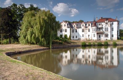 Charakterimmobilien, Schloss Güttmannsdorf (Pałac w Dobrocinie)