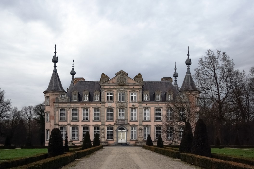 Wasserschloss in Poeke (Kasteel van Poeke), Poeke