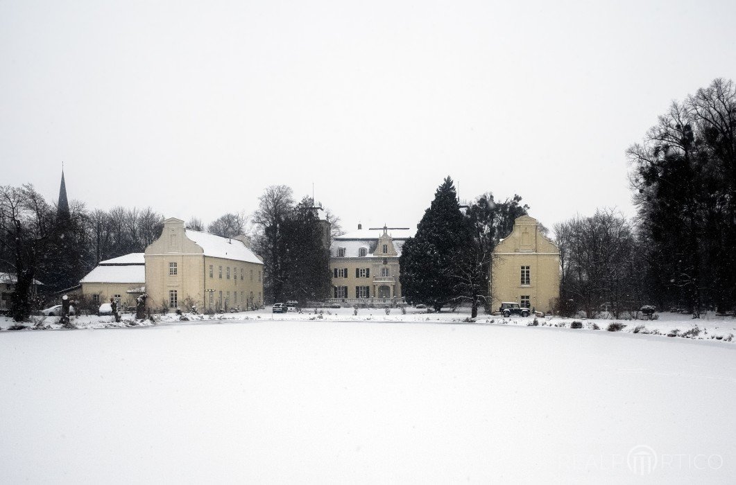 Burg Flamersheim: Schlossanlage mit Herrenhaus im Winter 2010, Euskirchen