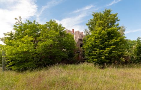  - Gutshaus: Sanierungsobjekt in Alleinlage