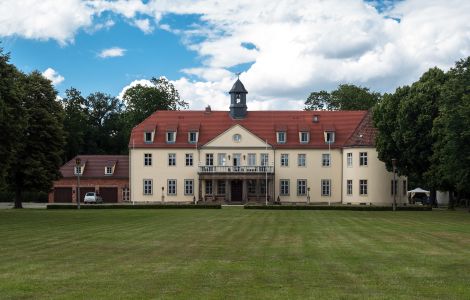 Grochwitz, Schloßallee - Schloss Grochwitz, Brandenburg