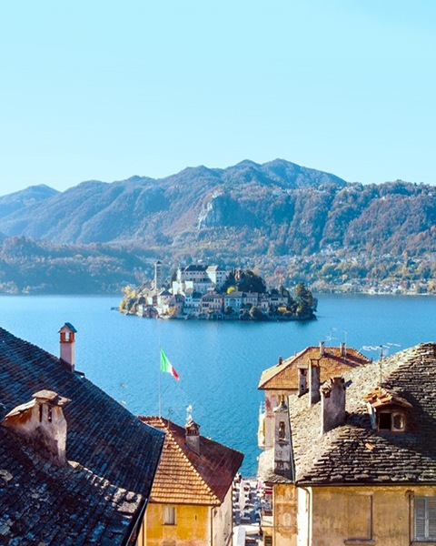 Ville Lago d'Orta in vendita