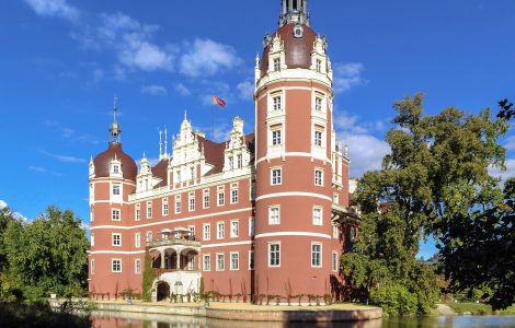 Bad Muskau - Mužakow, Schloßstraße - Neues Schloss Muskau, Fürst-Pückler-Park (Weltkulturerbe)